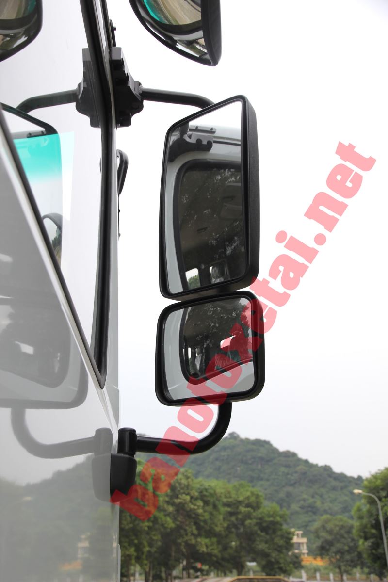 Xe tải thùng kín chở pallet Dongfeng D12 7.3 tấn